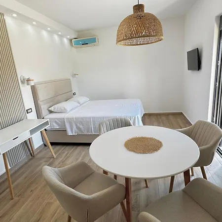 Apartments Lj Ulcinj Exterior photo